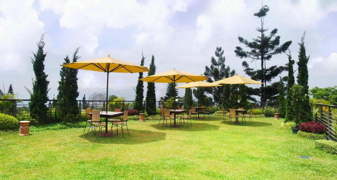 Gumilang Regency Hotel Bandung Exterior foto